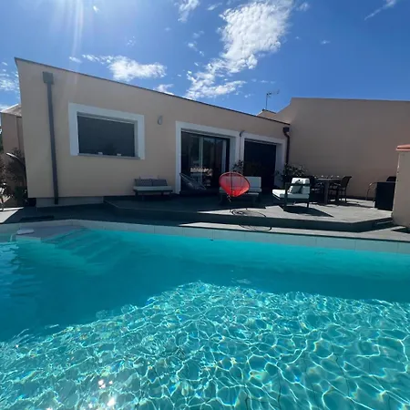 La Des Cistes Au Calme Vue Etangs Villa