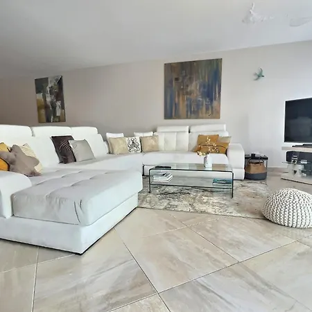 La Des Cistes Au Calme Vue Etangs ヴィラ