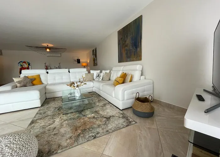 ヴィラ La Des Cistes Au Calme Vue Etangs *