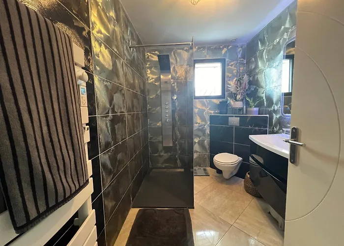 La Des Cistes Au Calme Vue Etangs