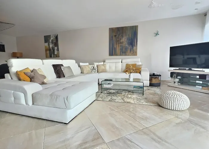 La Des Cistes Au Calme Vue Etangs ヴィラ